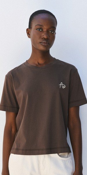 T-shirt με κεντημένο μονόγραμμα